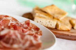 salumi e focaccia